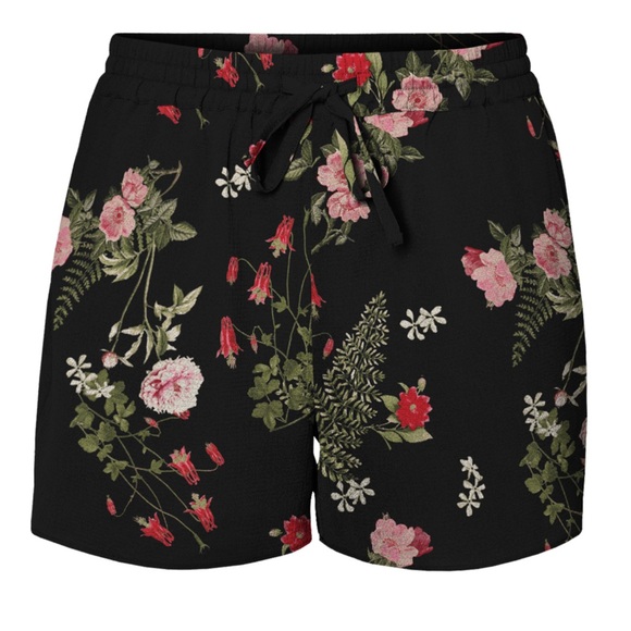 Vero Moda Pants - NWT - Vero Moda Floral Black Women's Shorts
(Listing #26)
